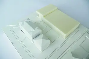 Auszug aus der Machbarkeitsstudie, Variante A, Modell, Quelle: Machbarkeitsstudie Vermögen und Bau, Amt Tübingen Verfasser: Dömges Architekten AG, Regensburg