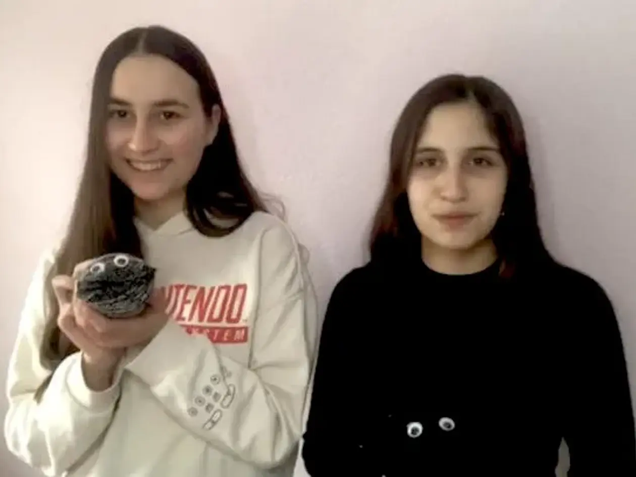 Aleyna Murat und Burcu Karakum vom Otto-Hahn-Gymnasium