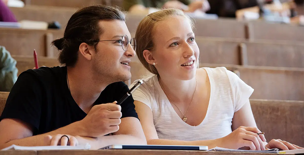 Studierende in einem Hörsaal