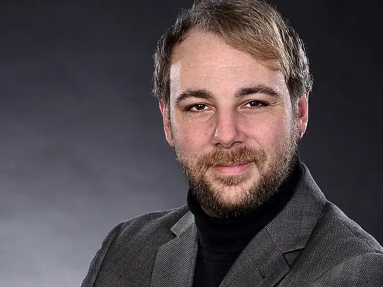 Professor Dr. Sascha Neumann