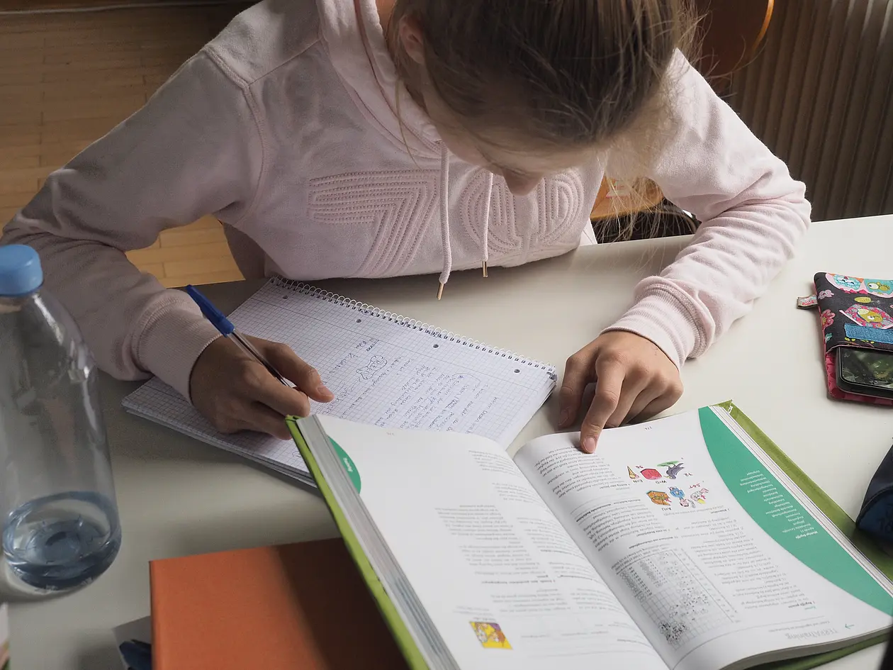Wer seine Hausaufgaben gewissenhaft erledigt, kann auch  allgemein eine gewissenhaftere Persönlichkeit entwickeln. Foto: Friedhelm Albrecht / Universität Tübingen