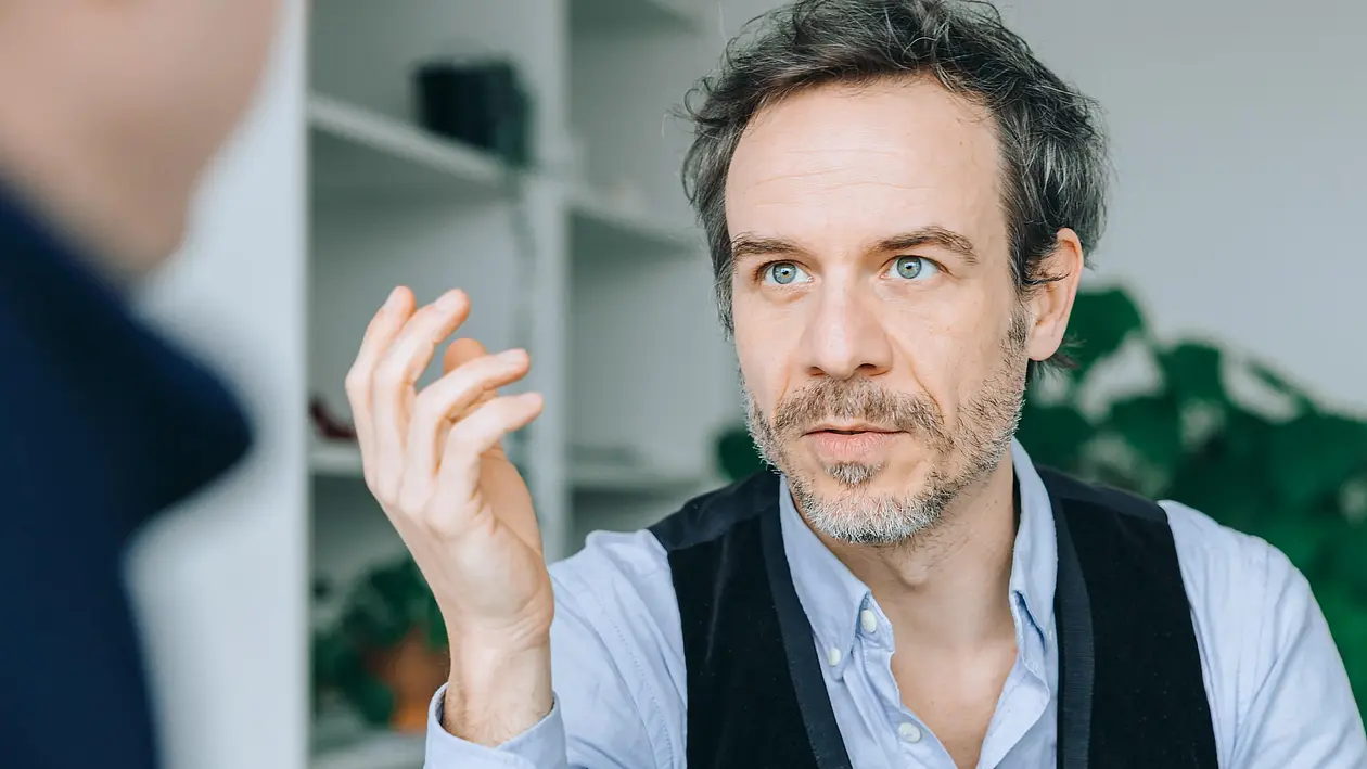 Portraitfoto von Alexander Ries