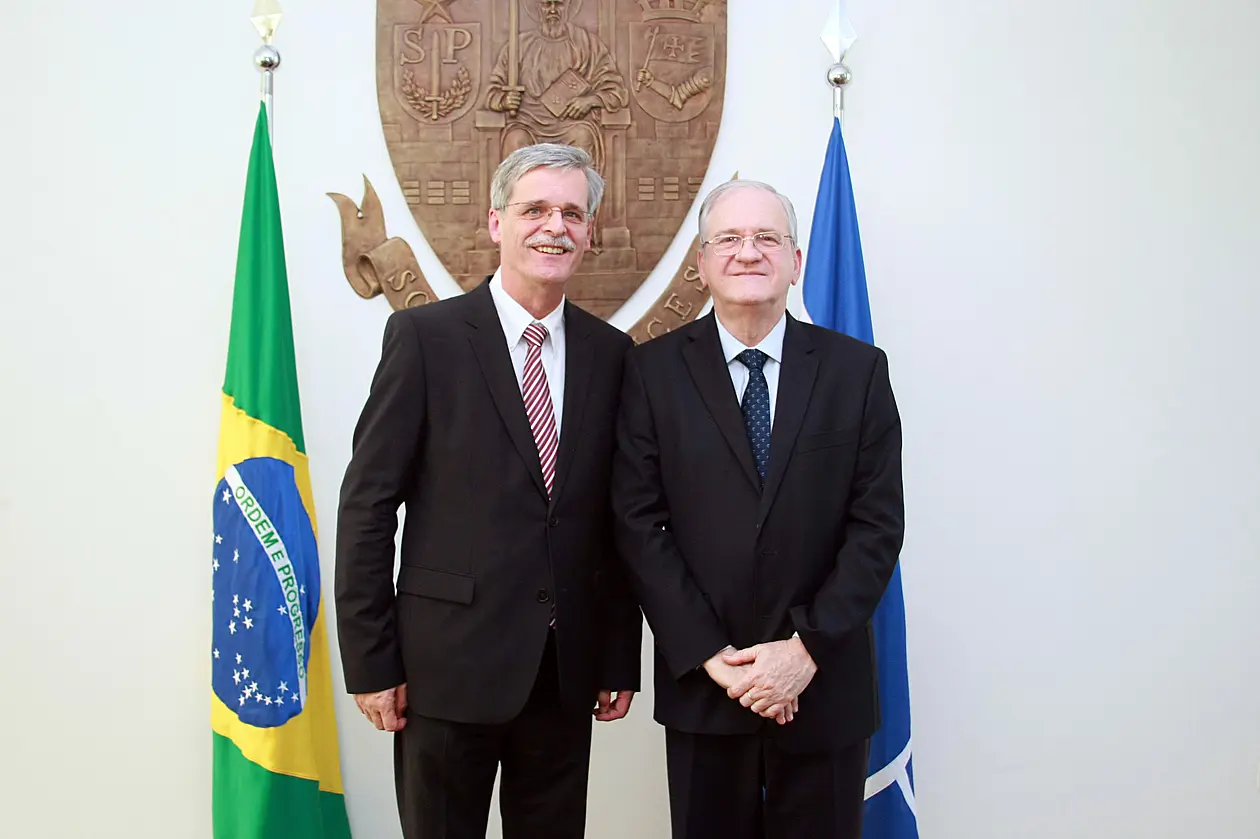 Rektor Professor Dr. Bernd Engler (links) und Professor Dr. Marco Antonio Zago, Rektor der Universidade de São Paulo (USP). Foto: Ernani Coimbra