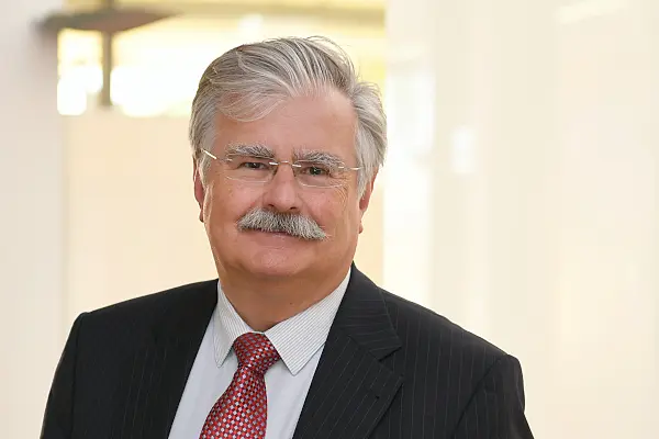 Prof. Dr. Laufer