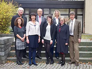 Reihe oben v.l.n.r.: Dr. Thomas Nielebock, Prof. Wilhelm Rall, Dr. Dr. Saskia Biskup. Reihe Unten: Prof. Stefanie Gropper, Dr. Ingrid Hamm, Eva Maria Burk, Christiane Neumann, Prof. Heinrich Bülthoff. Nicht auf dem Bild: Prof. Oliver Kohlbacher, Prof. An