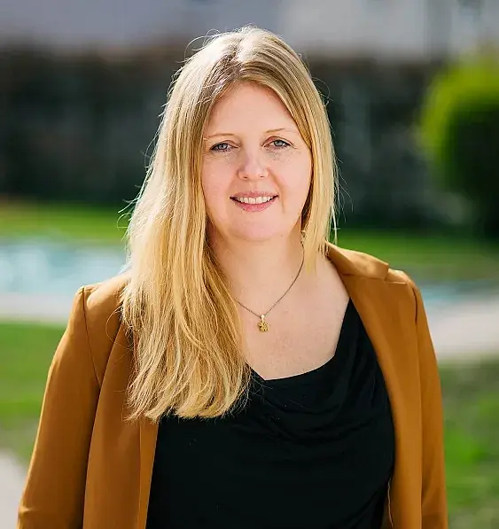 Portrait von Dr. Stephanie Rösch
