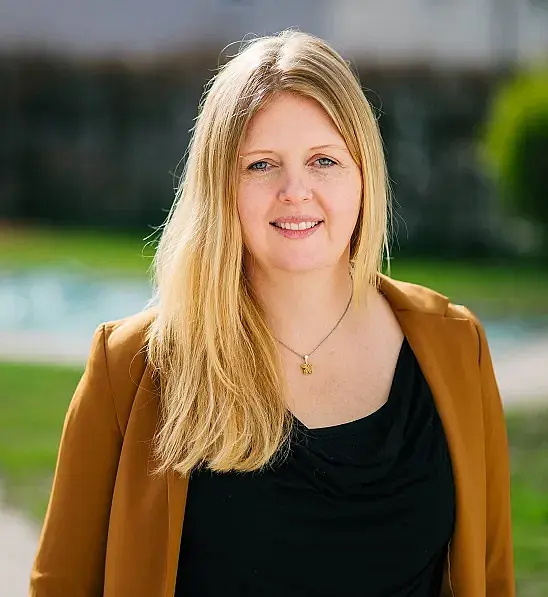 Portrait of Dr. Stephanie Rösch