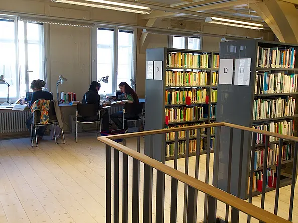 Die Bibliothek des Instituts für Erziehungswissenschaft.