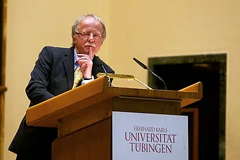 Höhepunkt der 9. Mediendozentur war der Vortrag von SZ-Redakteur und Enthüllungsjournalist Hans Leyendecker. Foto: Friedhelm Albrecht/Universität Tübingen