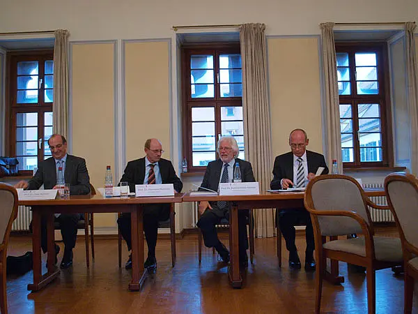 Von links: Prof. Felix Hammer, Prof. Hermann Reichold, Prof. Karl-Hermann Kästner und Dr. Michael Frisch. Foto: Jonas Ludwig