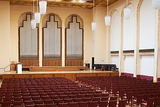 Soll bis zum Bachfest 2018 restauriert werden: die Orgel im Festsaal der Universität Tübingen. Foto: Universität Tübingen/Friedhelm Albrecht