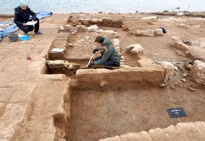 The excavated large buildings from the Mittani period are measured and archaeologically documented