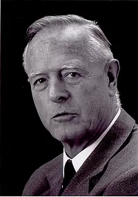 Hans Mau