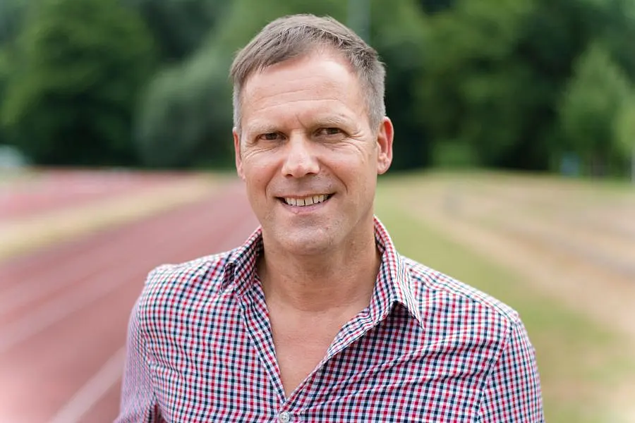 Porträtfoto von Professor Dr. Ansgar Thiel