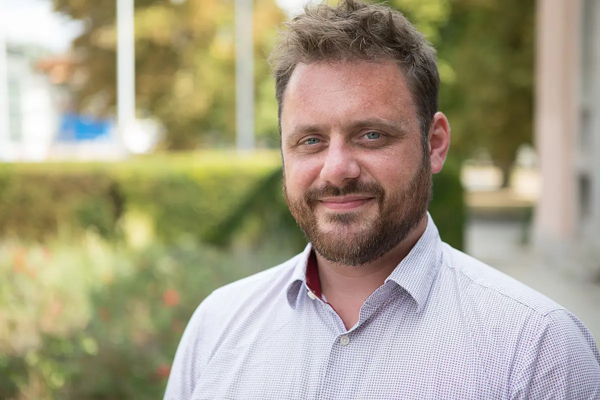 Portraitfoto Florian Kirsch