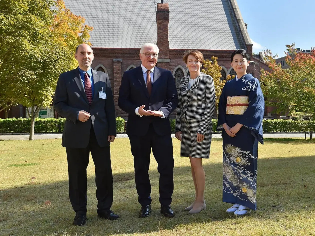 Gruppenbild mit Michael Wachutka, Frank-Walter Steinmeier, Elke Büdenbender und Tomoko Ueki