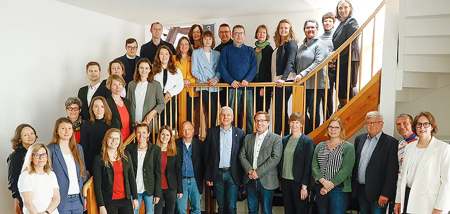 Gruppenfoto der Regional- und Fachvernetzer*innen sowie Vertreter*innen des Projekts Hochschulweiterbildung@BW