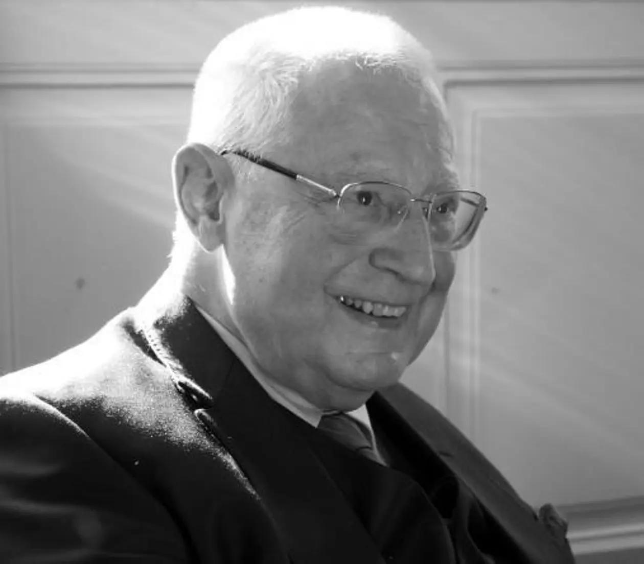 Professor e.h. Dr. h. c. mult. Adolf Theis. Foto: Friedhelm Albrecht, Universität Tübingen