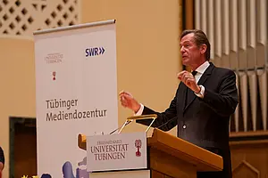 Dr. Mathias Döpfner, Vorstandsvorsitzender der Axel Springer SE, sprach Ende Mai als elfter Gastredner der Tübinger Mediendozentur. Fotos: Yannick Pfeifer/Universität Tübingen