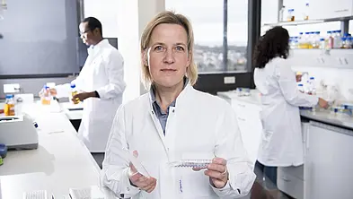 Professorin Heike Brötz-Oesterhelt