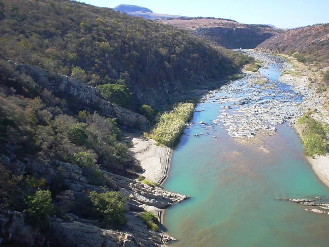 Rock layers in the Pongola Basin, South Africa Photo: Axel Hofmann/University of Johannesburg