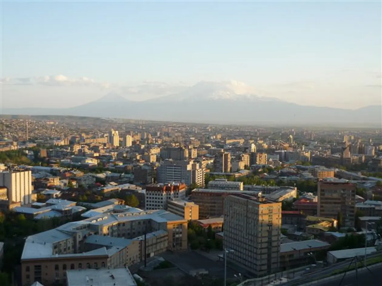 Jerewan und der Ararat