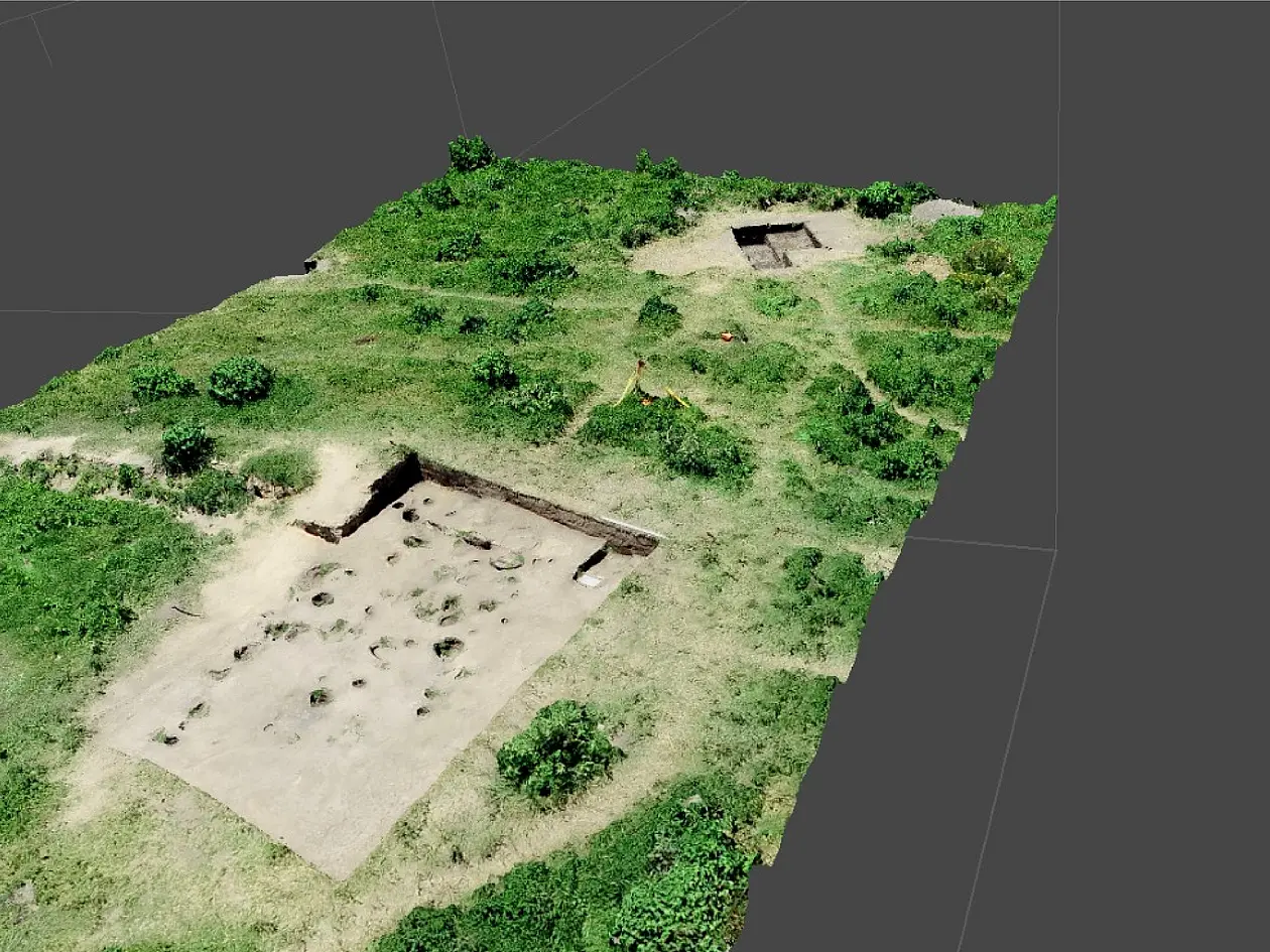 Drone image and 3D model of the Los Tres Cerros 1 site.