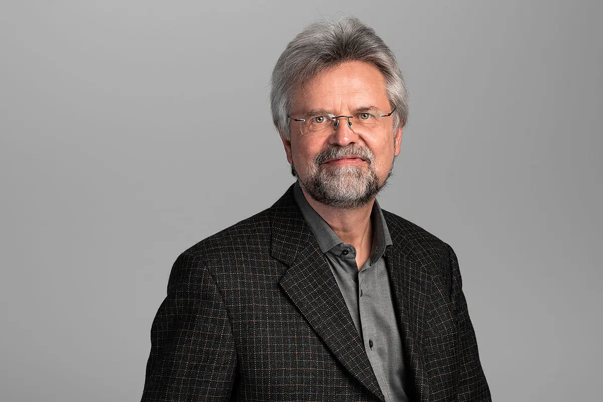 Portraitfoto von Prof. Dr. Matthias Bauer