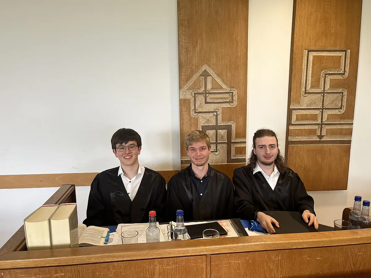  Studierendenteam der Juristischen Fakultät der Universität Tübingen
