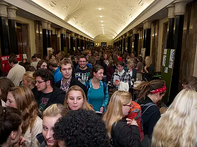 Studentischer Markt der Möglichkeiten beim Dies Universitatis 2012