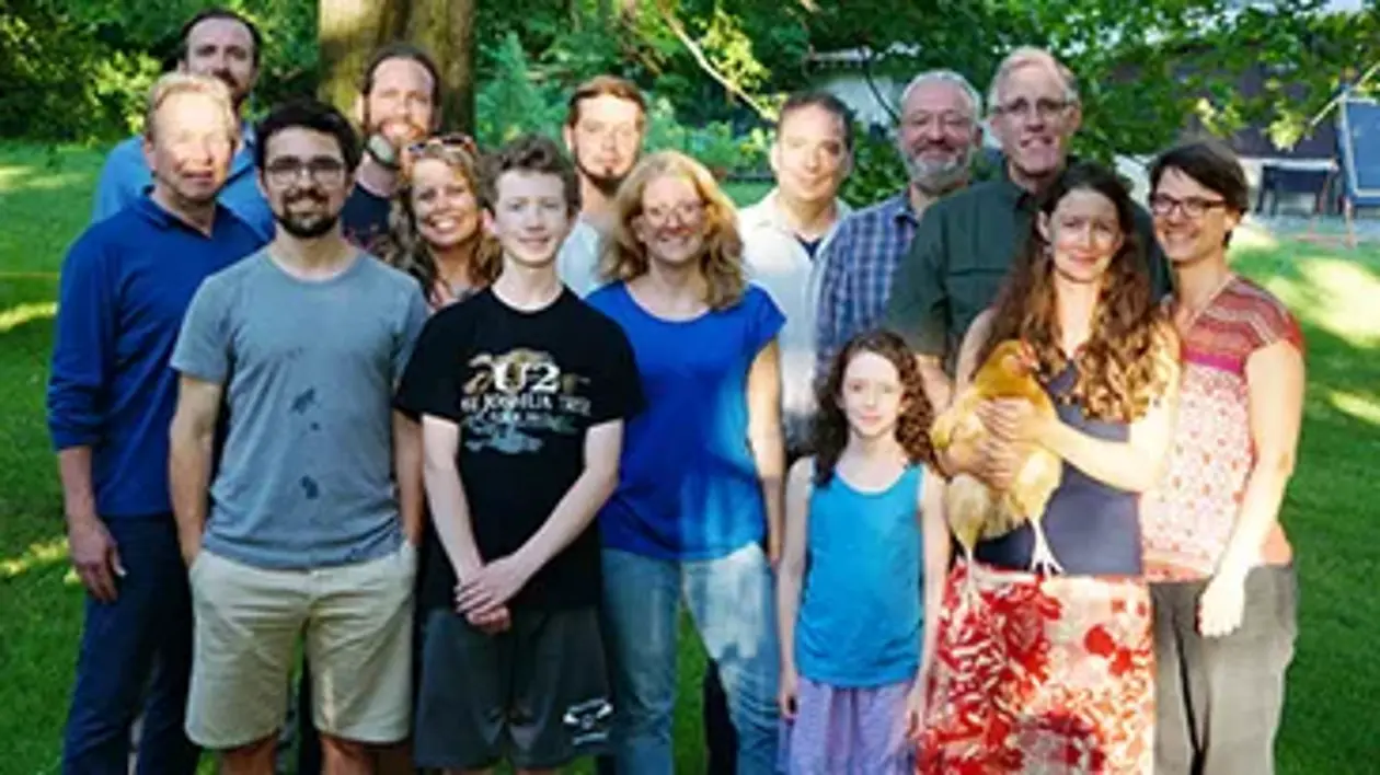Junior- und Senior-Mitglieder des internationalen Teams für Forschung und Ausbildung in den Natur- und Sozialwissenschaften der Universitäten von Maryland (Washington D.C., USA), Ohio (Columbus, USA) und Tübingen. Foto: Sean Downey, 2018.