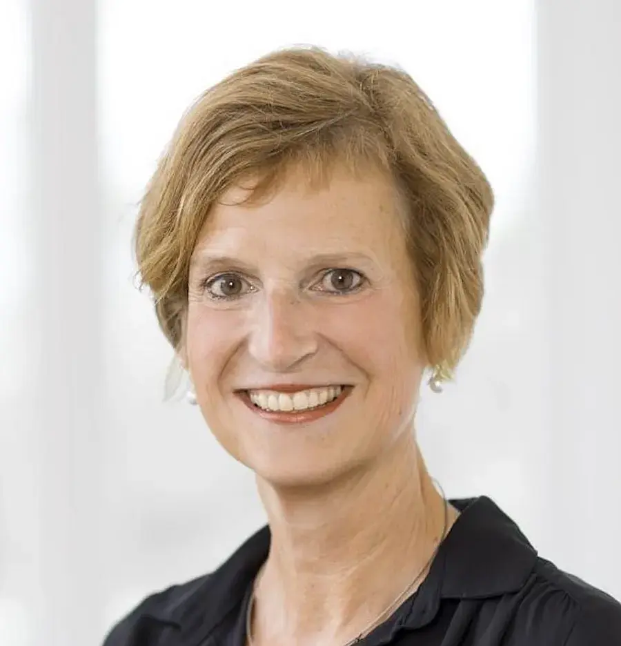 Professorin Dr. Claudia Plappert
