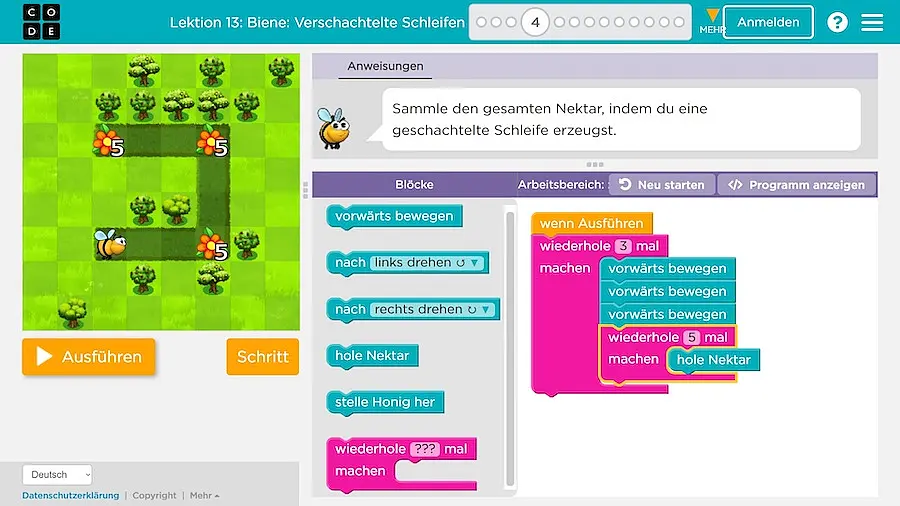 Spielerisch lernen die Kinder Programmieren. 
