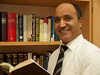 Juniorprofessor Dr. Abdelmalek Hibaoui. Foto: Friedhelm Albrecht/Universität Tübingen