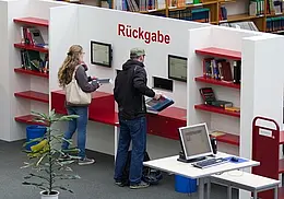 Rückgabestation im Ausleihzentrum der UB. Fotos: Friedhelm Albrecht/Universität Tübingen