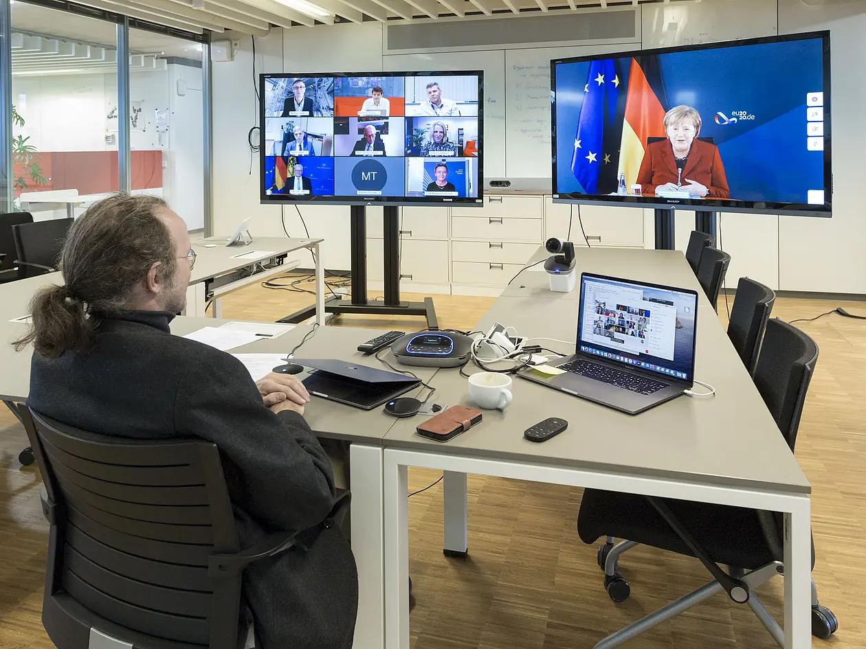 Videokonferenz zum Startschuss für den „AI Breakthrough Hub“ mit Bundeskanzlerin Angela Merkel.