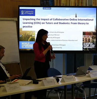Gabriella Rodolico, University of Glasgow, beim Vortrag über COIL. 