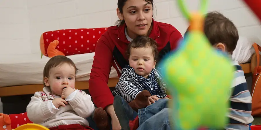 Mutter mit Kindern