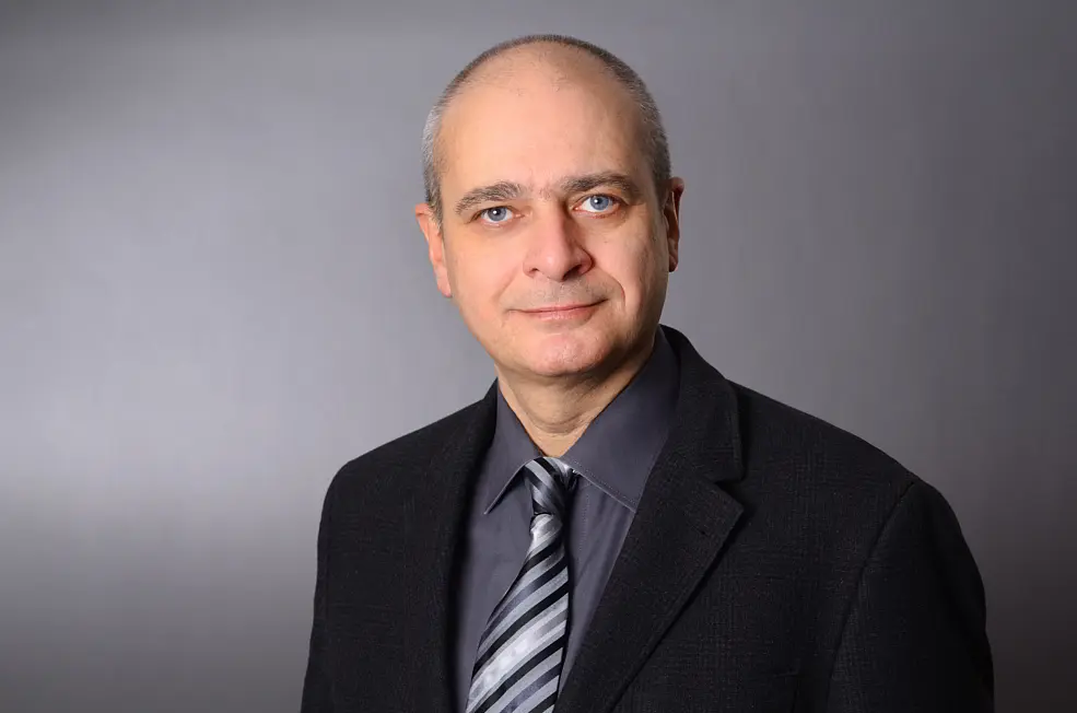 Das Porträt zeigt Professor Dr. Martin Groß