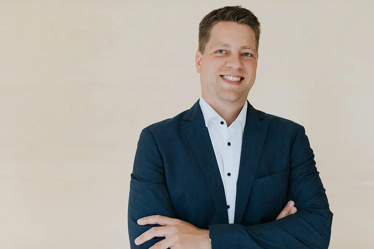 Portraitfoto von Dr. Stefan Hauser