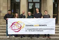 Das Organisationsteam des „5. Studentischen Soziologiekongresses“: (v.l.n.r.) Thomas Lauterwasser, Maira Schobert, Jochen Geiselhart, Maja Urbanczyk, Chaim Schenk und Max Leckert. Foto: Friedhelm Albrecht/Universität Tübingen