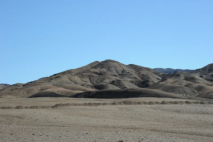 Beispiel für Landschaften mit trockenem Klima und sehr geringem Pflanzenbewuchs, Atacama-Wüste, Nord-Chile.
