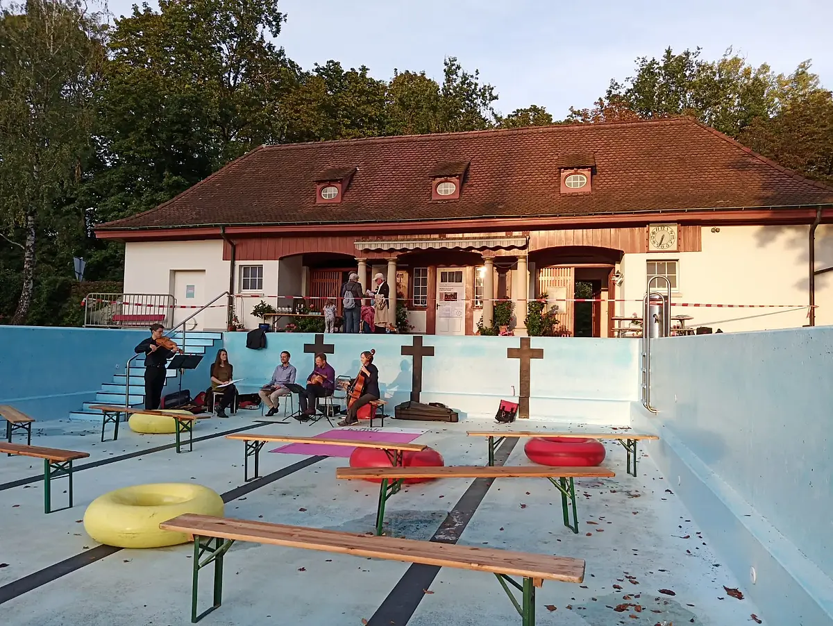 Bademusik im Frauenbad