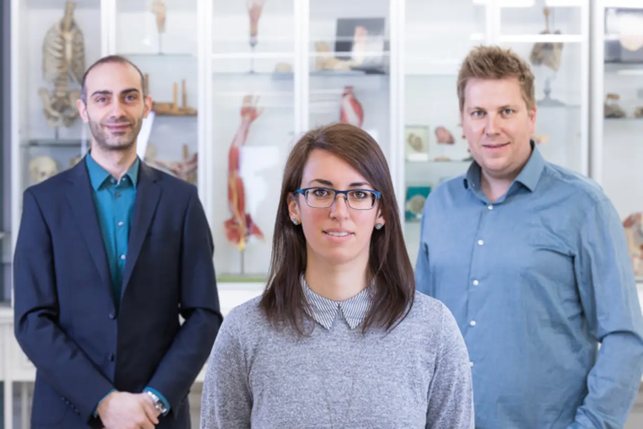 Mitwirkende Autoren am Institut für Neuroanatomie und Entwicklungsbiologie (von links nach rechts): Dr. Alfio Milazzo, Dr. Stefanie Klingenstein, Dr. Moritz Klingenstein.