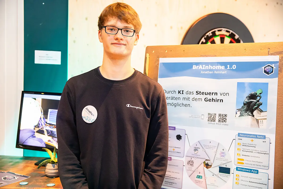 Sieger Jonathan Reinhard aus Göttingen. Er überzeugte die Jury mit außergewöhnlichen Programmier- und Hardwarekompetenzen.