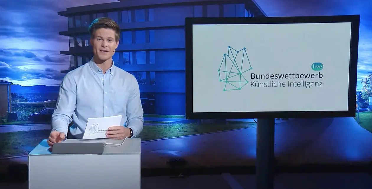 Moderator Philip Häusser: Die Preisverleihung des Bundeswettbewerbs Künstliche Intelligenz fand in diesem Jahr online statt.