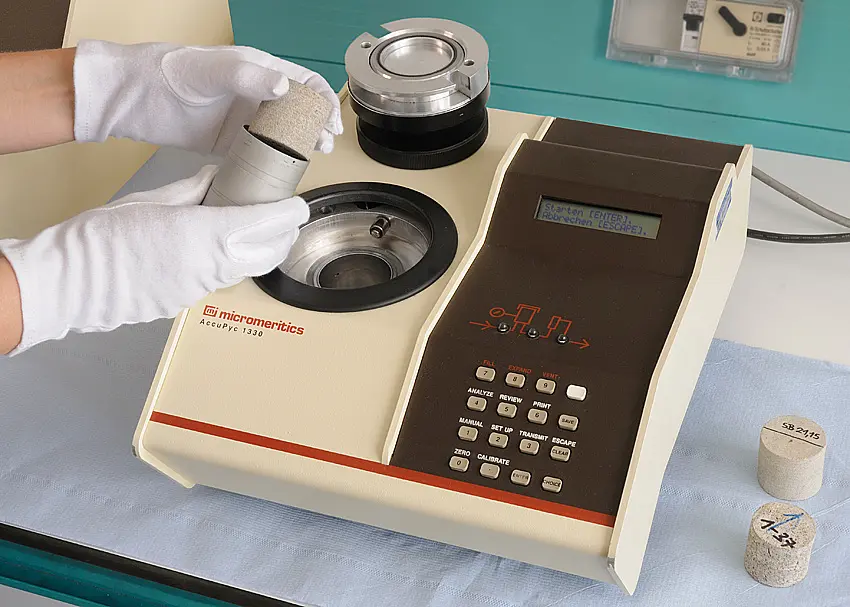 helium pycnometer