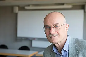 Professor Dr. Bernd Tesch