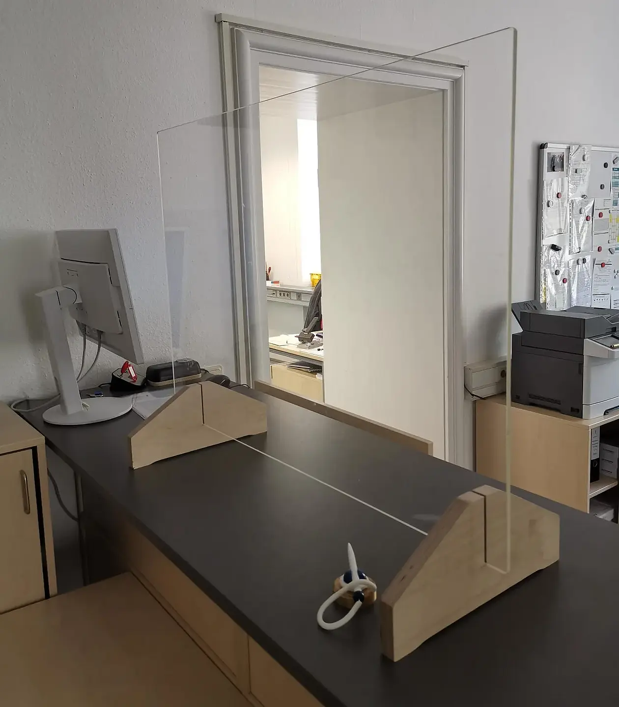Spuckschutz auf Theke