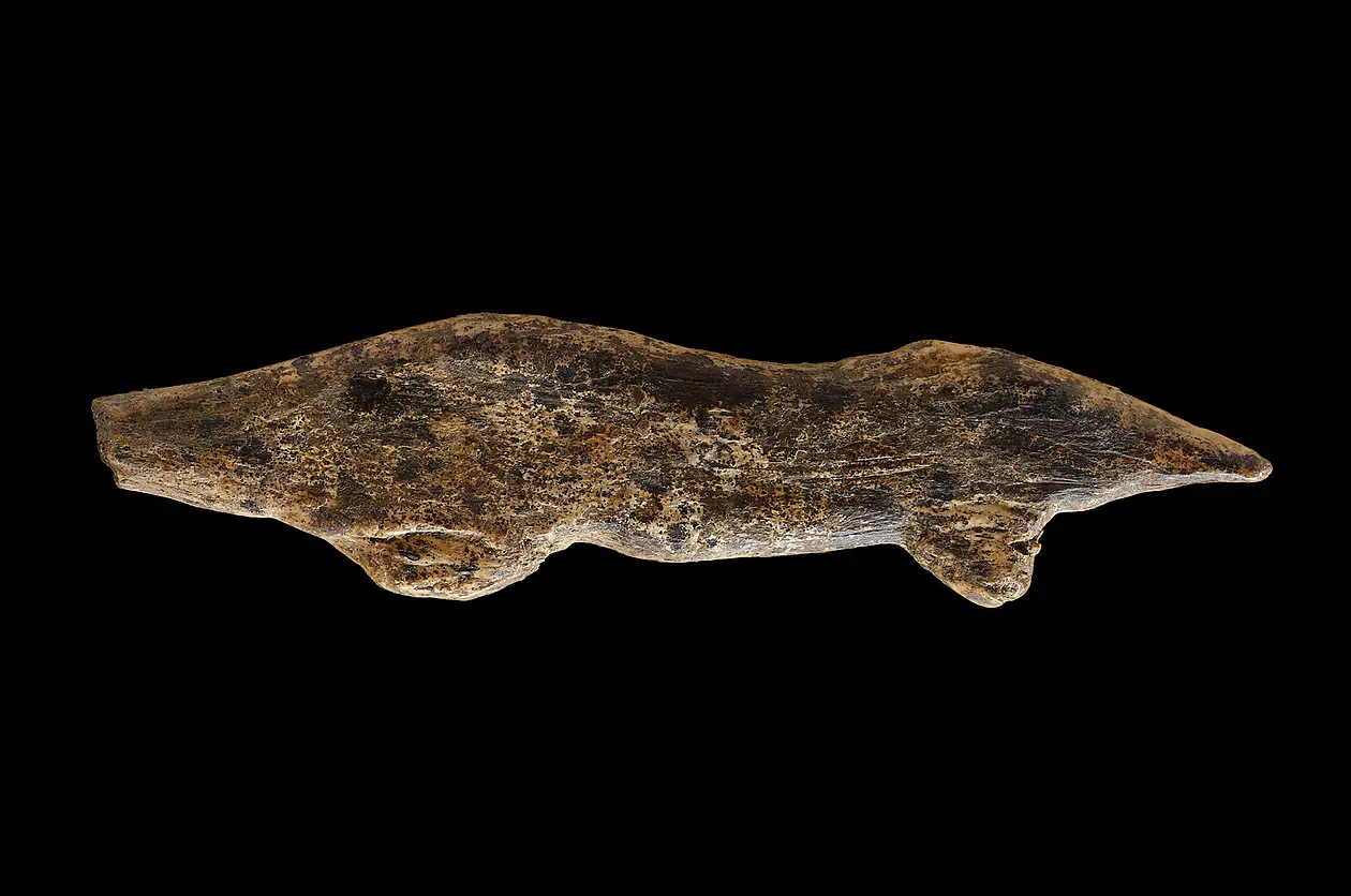 Tierfigur aus Elfenbein